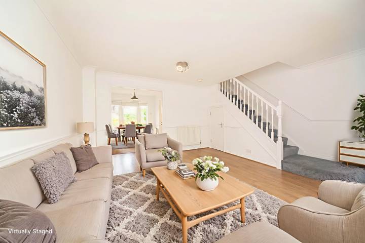 Semi-detached house Melrose Avenue, Willesden Green